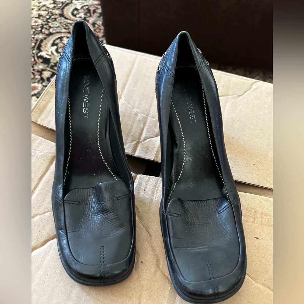 Nine West Black leather pump size 8.5